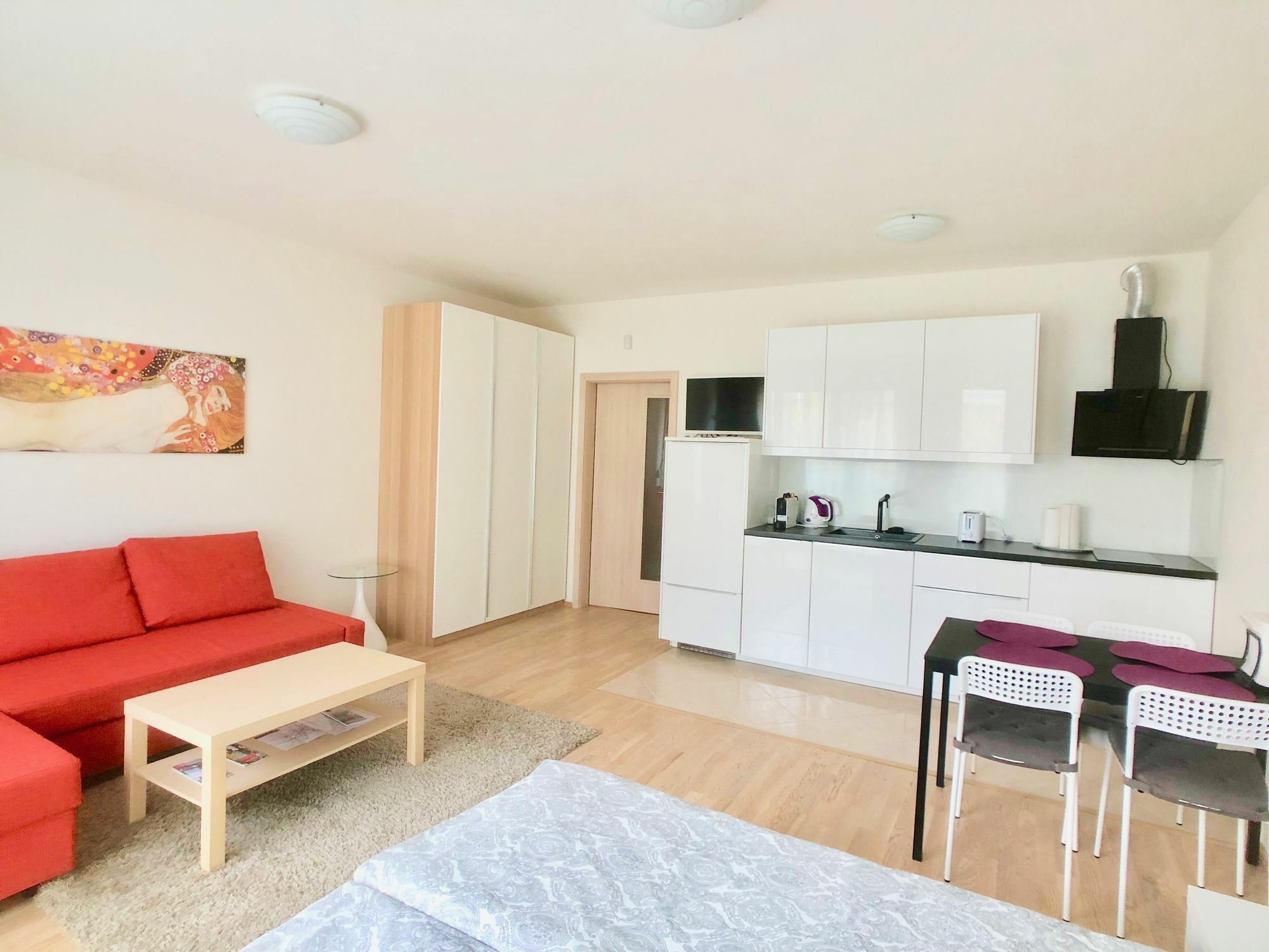 Garden Towers Apartment *